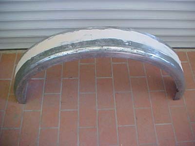 Kotflügel geschweisst und gespachtelt