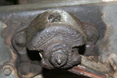 vorderes Blattfederauge